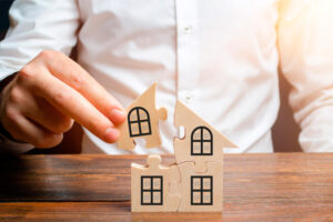 Особенности продажи доли в квартире: правила и подводные камни