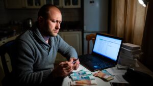 Тотальный контроль: как налоговая теперь отслеживает доходы от аренды и что с этим делать